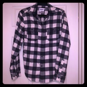 Men’s flannel size small